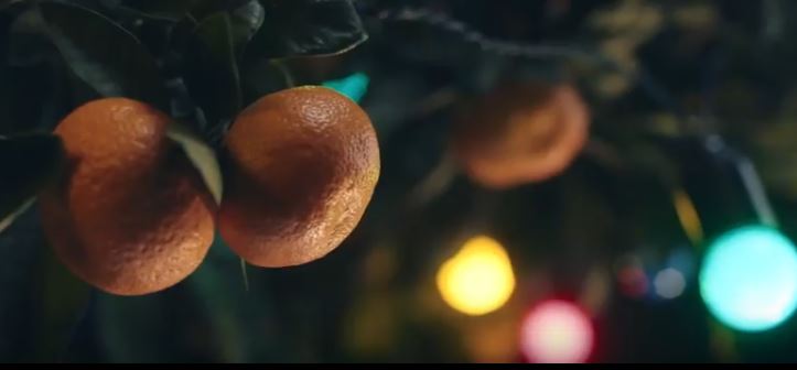 В рекламной кампании мандарины зарядили праздником