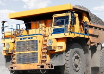 Паспорт туриста и право проехать в кабине «БелАЗа»