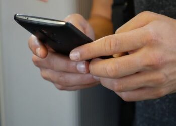 Телефонный номер гражданина удалён из базы, но закон банк нарушил