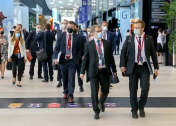 Мост в будущее: расширенная деловая программа форума