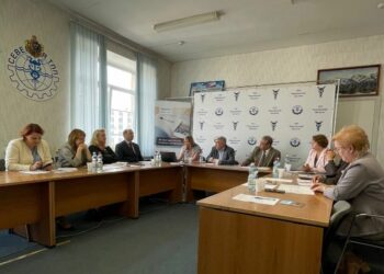 «Сильная команда» обсудила проблемы мурманской рекламы и не только её