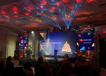 Клёны как напоминание участникам форума ещё сильнее держаться за свою землю