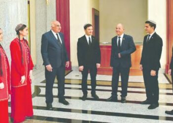 «К светлому будущему со скоростью скакуна!»