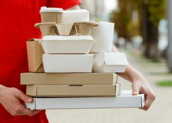 Реклама доставки напитков, роллов и пиццы признана ненадлежащей