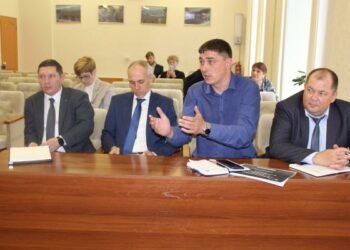 На заседаниях обсуждались злободневные темы