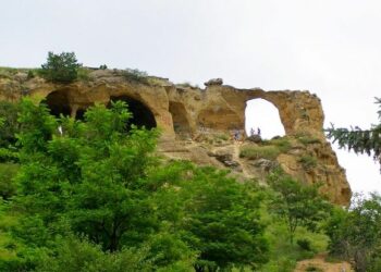 Логотип засветится на горе