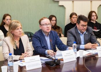 В Йошкар-Оле «общественники» заседали онлайн, а в Екатеринбурге – в Уральском экономическом университете