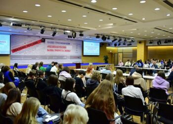 Мерч в 2023: дискуссия на выставке «Реклама»