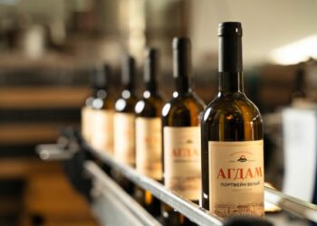 По классическим технологиям с учётом лучшего мирового опыта