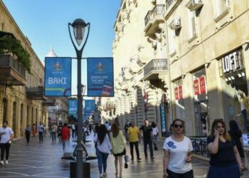 К рекламным вывескам на зданиях – особые требования