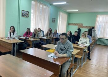 К студентам – со вниманием