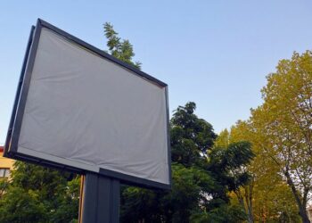 ФАС призывает строже соблюдать антимонопольное законодательство в сфере наружной рекламы