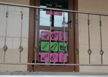 Слишком абстрактно, чтобы быть рекламой