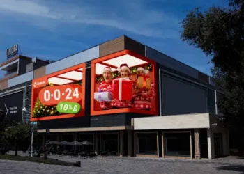 Первая в стране 3D-реклама с живыми героями – на алматинском Арбате