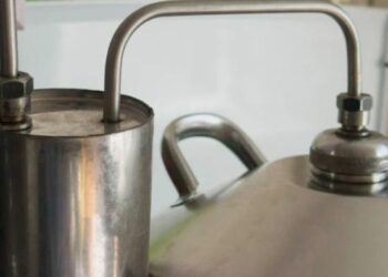 Депутаты: что бы ещё запретить рекламировать? А, самогонные аппараты!