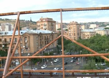 Мэрия избавляет Ереван от «визуального мусора»