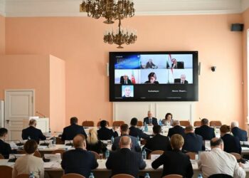 Во дворце обсудили модельный закон