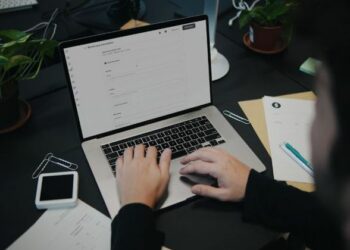 У рекламы в интернете должен быть автор