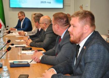 На заседаниях обсуждались актуальные вопросы в сферах антимонопольного и тарифного регулирования, соблюдения норм рекламного законодательства