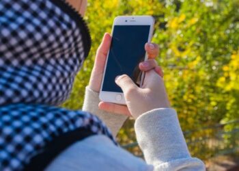 По закону о рекламе согласие на рекламную рассылку должно быть добровольным