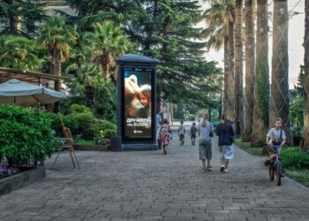 Пиллары вписались в архитектурный облик