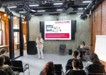 Анна Луканина призвала участников проекта делать брендинговую среду понятной, комфортной и достойной