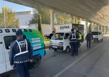 От водителей требуют паспорт рекламного места