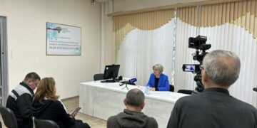 Журналистов интересовала законность использования в рекламе слов на иностранном языке