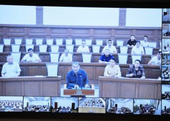 В целях защиты прав потребителей в кредитно-финансовой сфере